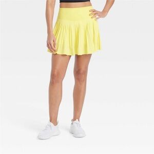Yellow Women's Skirt All in Motion Pleated Skort Skirt Medium NWT
